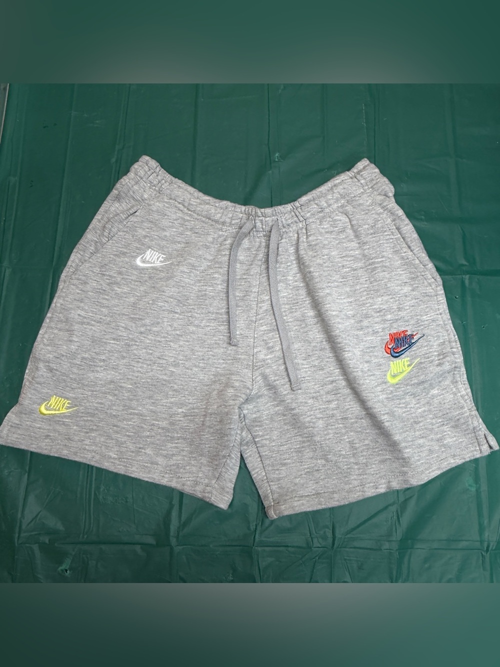 Nike Essentials Multi Swoosh Fleece Sweat Shorts Grey Mens Size Large 5.5 Inseam